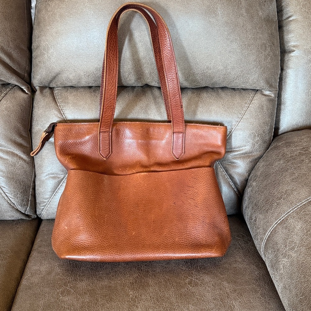 Duluth Trading Company genuine leather shoulder bag / purse / tote-ally